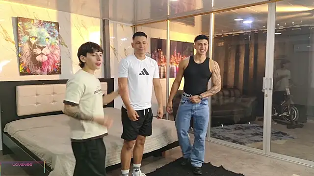 badguyss bisex online show from April 27, 2026, 11:19 am