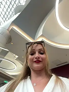 Snapshot of LadyTatiana_Madam chatting on July 9, 2026, 5:28 pm LadyTatiana Madam online show from July 9, 2026, 5:28 pm