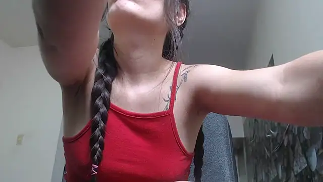 Snapshot of Karla_sweed chatting on October 5, 2025, 11:35 pm Karla sweed online show from October 5, 2025, 11:35 pm