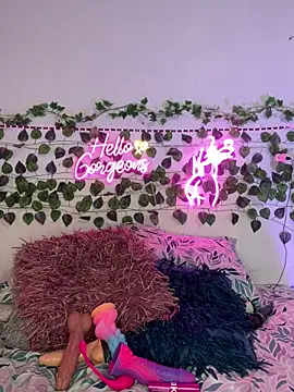 alondra darling online show from March 11, 2025, 7:03 pm
