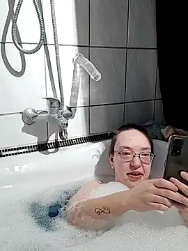 Isabella Geney online show from February 21, 2026, 5:58 pm