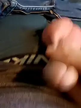 Snapshot of massive_cum chatting on July 2, 2026, 2:12 pm massive cum online show from July 2, 2026, 2:12 pm