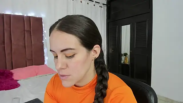 AURORA FRANKLIN online show from March 5, 2025, 4:46 pm