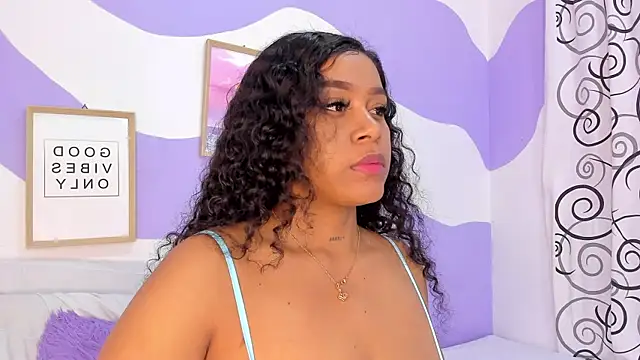 MONAAXXX  online show from March 11, 2025, 1:01 pm
