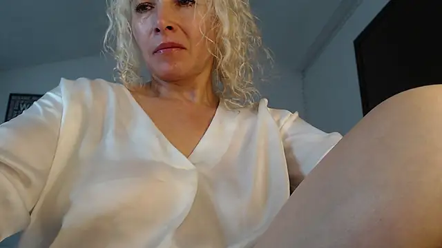 Snapshot of Ingridbergman chatting on January 23, 2025, 4:48 pm Ingridbergman online show from January 23, 2025, 4:48 pm