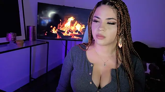 MelSaunders online show from June 19, 2026, 1:43 am