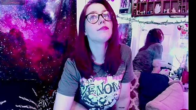 Snapshot of EverlyEster chatting on January 11, 2025, 5:31 am EverlyEster online show from January 11, 2025, 5:31 am