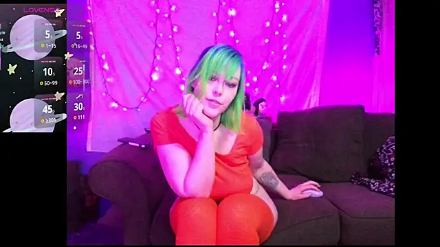 EverlyEster online show from May 6, 2026, 4:19 am