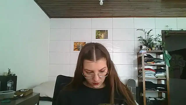 Snapshot of SweetyBabyDemon chatting on October 10, 2025, 1:32 pm SweetyBabyDemon online show from October 10, 2025, 1:32 pm