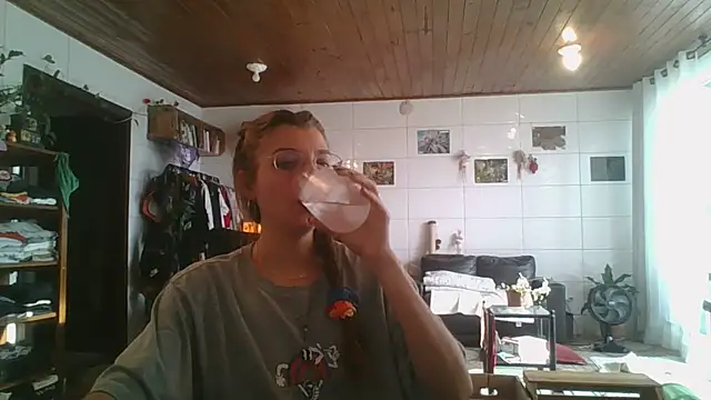 Snapshot of SweetyBabyDemon chatting on October 16, 2025, 7:48 pm SweetyBabyDemon online show from October 16, 2025, 7:48 pm