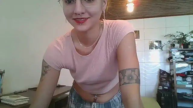 SweetyBabyDemon online show from April 30, 2026, 1:17 pm