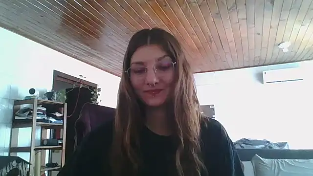 SweetyBabyDemon online show from May 10, 2026, 2:44 pm
