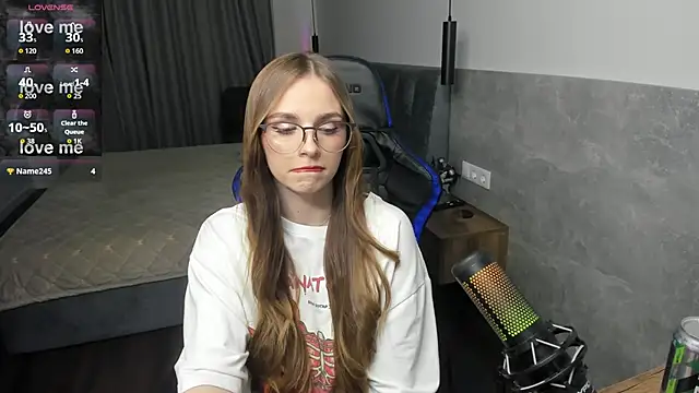 MCfly 11 online show from March 10, 2026, 9:09 pm