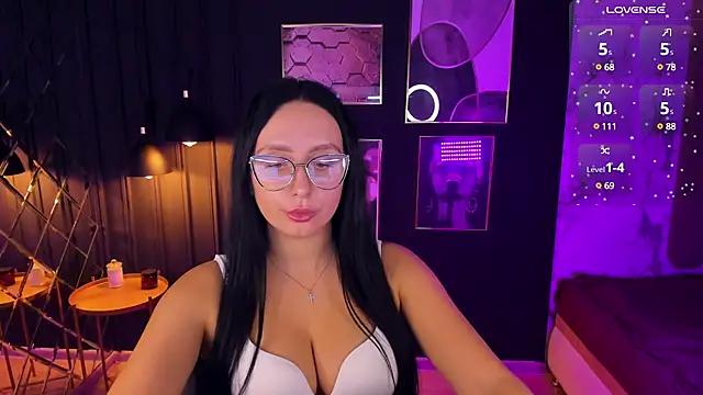 Snapshot of Christy_Calypso chatting on December 10, 2024, 2:05 am Christy Calypso online show from December 10, 2024, 2:05 am