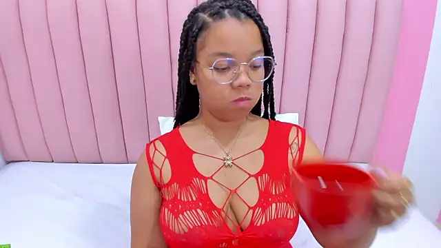 Snapshot of ISABELLA_020 chatting on February 19, 2025, 12:22 pm ISABELLA 020 online show from February 19, 2025, 12:22 pm