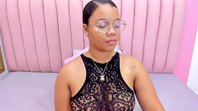 Snapshot of ISABELLA_020 chatting on February 24, 2025, 12:16 pm ISABELLA 020 online show from February 24, 2025, 12:16 pm