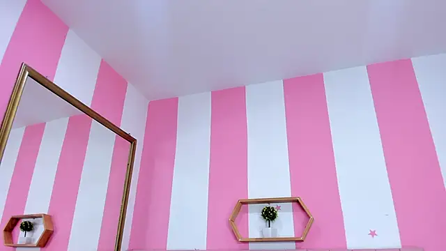 ISABELLA 020 online show from December 15, 2025, 12:42 pm