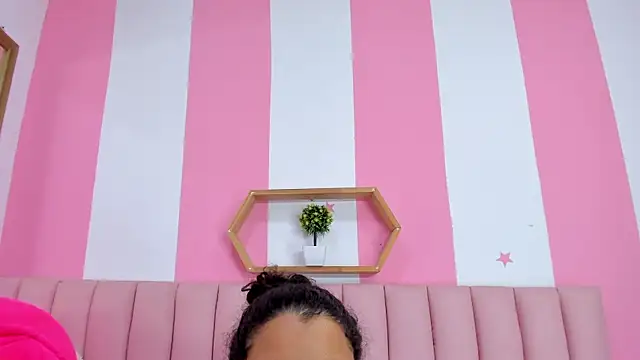 ISABELLA 020 online show from June 13, 2026, 12:25 pm