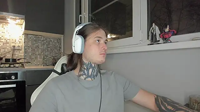  torfin  online show from March 18, 2025, 8:04 pm