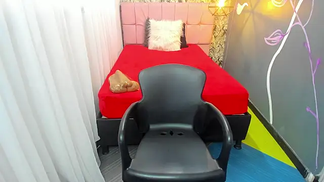 EmmaaEvans  online show from December 26, 2024, 2:59 pm