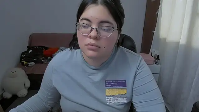 Aria Fullbuster online show from November 22, 2025, 8:30 pm