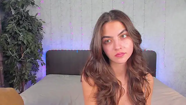 Milana Crystal  online show from December 9, 2024, 8:11 am