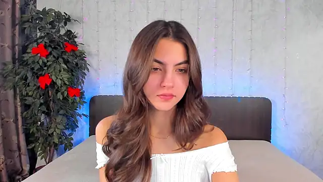 Milana Crystal  online show from December 15, 2024, 8:08 am
