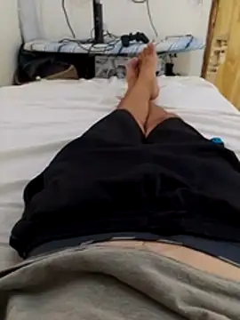 Snapshot of Adee21e chatting on February 4, 2026, 1:44 am Adee21e online show from February 4, 2026, 1:44 am