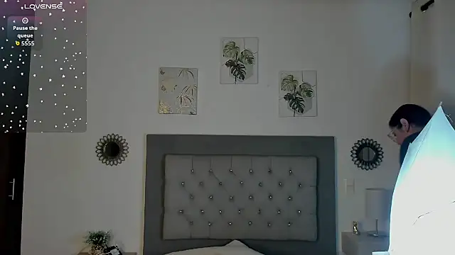 Kylie2211 online show from September 20, 2025, 2:01 am