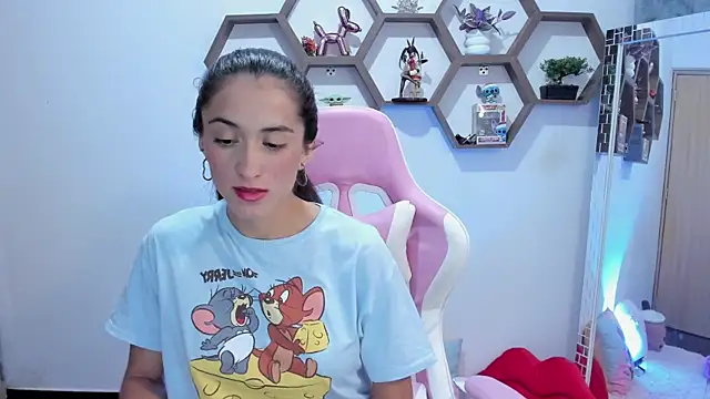 SharonSander online show from December 19, 2024, 3:40 am