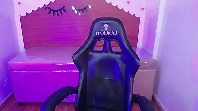 carlie mayer v online show from September 30, 2025, 3:33 am