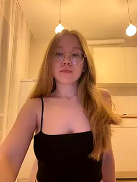 Eva Weyne online show from November 13, 2025, 7:46 pm