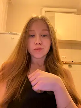 Eva Weyne online show from November 30, 2025, 8:46 pm