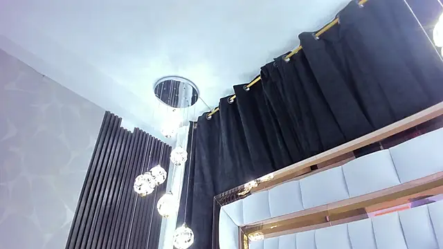 Snapshot of SarayRoyse chatting on October 5, 2025, 7:34 pm SarayRoyse online show from October 5, 2025, 7:34 pm