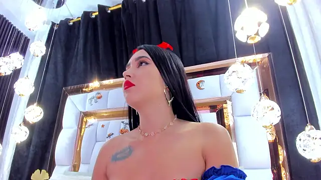 Snapshot of SarayRoyse chatting on October 31, 2025, 7:26 pm SarayRoyse online show from October 31, 2025, 7:26 pm