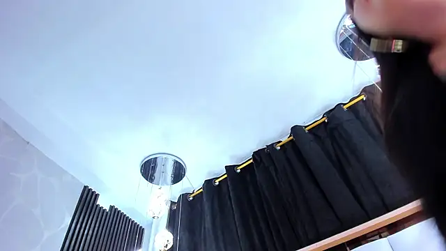 SarayRoyse online show from March 18, 2026, 7:39 pm