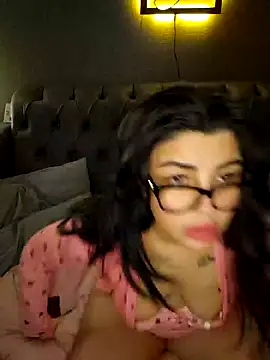 Snapshot of Esmertarcinim chatting on December 10, 2024, 6:38 pm Esmertarcinim online show from December 10, 2024, 6:38 pm