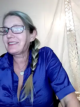 irinamaux online show from January 5, 2025, 6:45 pm