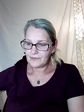 irinamaux online show from January 11, 2025, 4:46 pm