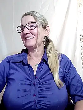 irinamaux online show from January 17, 2025, 1:35 pm