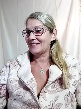 irinamaux online show from January 19, 2025, 8:29 am