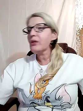 irinamaux online show from January 25, 2025, 12:58 pm