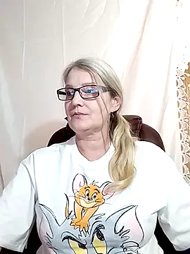 irinamaux online show from January 25, 2025, 4:03 pm