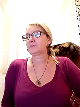 irinamaux online show from January 31, 2025, 7:39 am