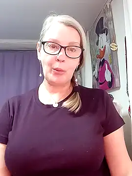 irinamaux online show from February 28, 2026, 5:47 pm