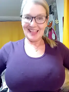 irinamaux online show from March 13, 2026, 2:18 am