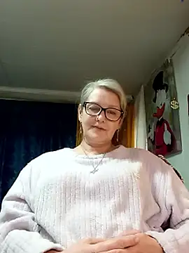 irinamaux online show from April 23, 2026, 12:29 pm