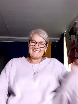 irinamaux online show from June 7, 2026, 7:56 am
