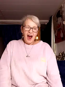 irinamaux online show from June 10, 2026, 4:34 am