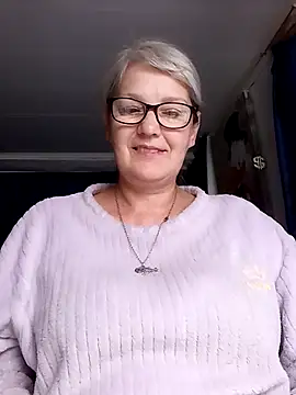 irinamaux online show from June 14, 2026, 5:42 am